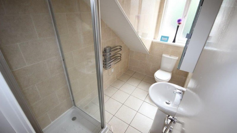Shower Room at 371A Ecclesall Road